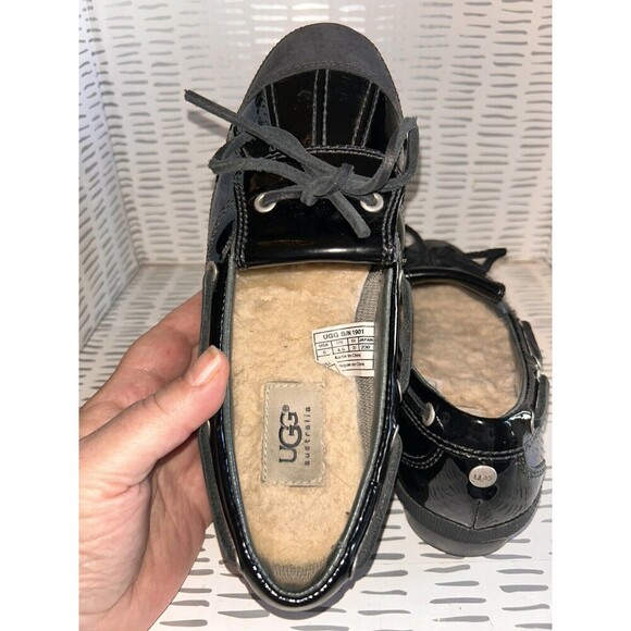 UGG Ashdale Duck Shoes Black Patent Leather‎ Shearling Fur Lined 1901 US 6 - Picture 7 of 9